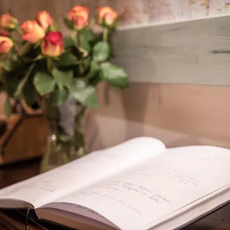 House Family בית הארחה 3*