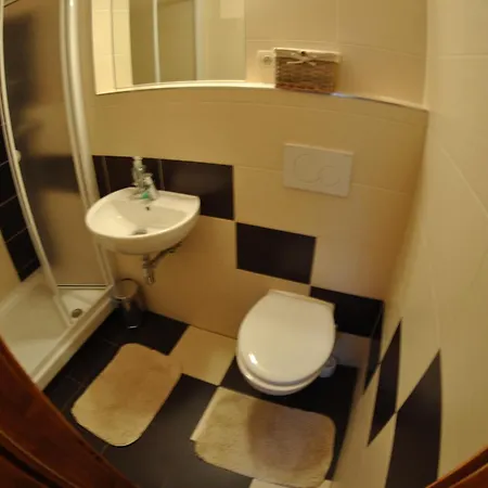 House Family פופראד