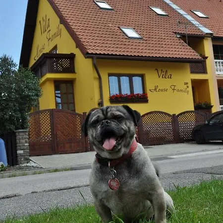 House Family Guest house *