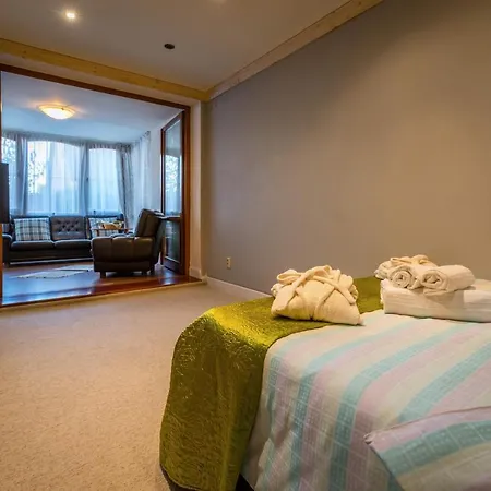 Guest house House Family *